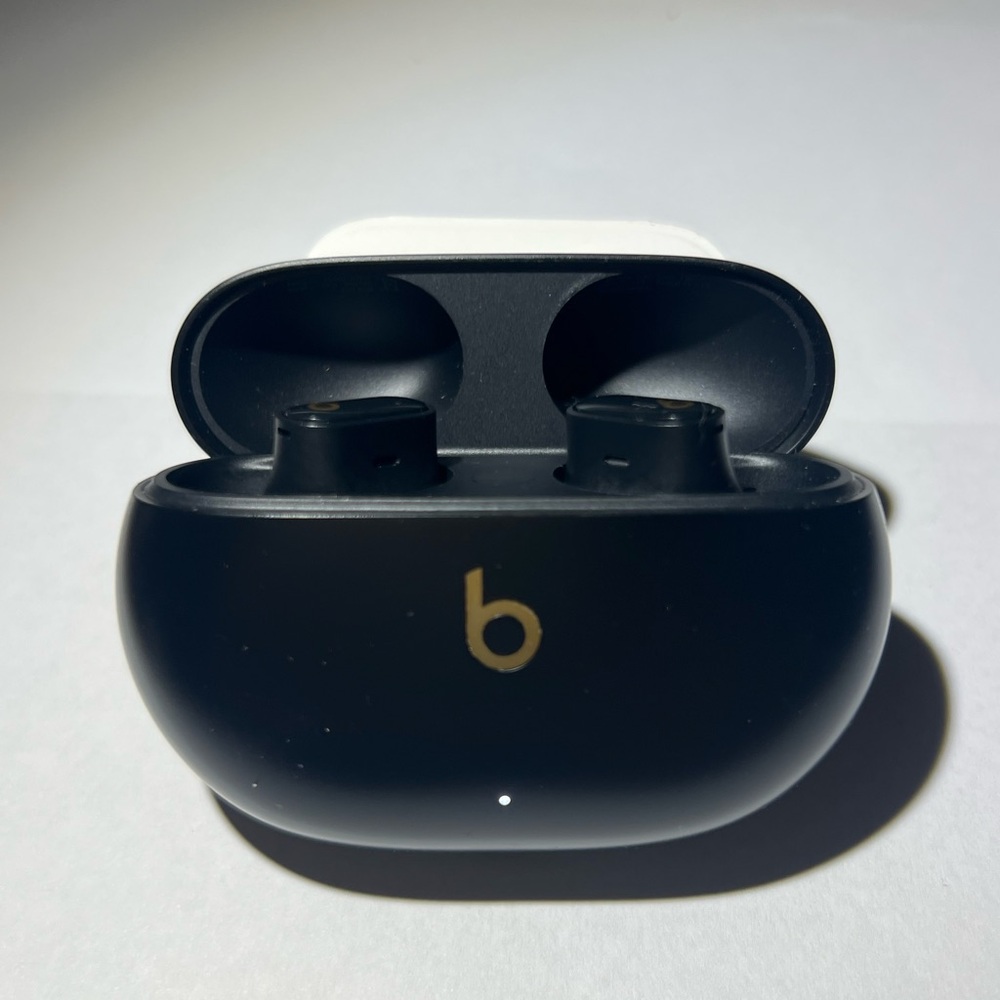 Beats Studio + Black/Gold Wireless Earbuds